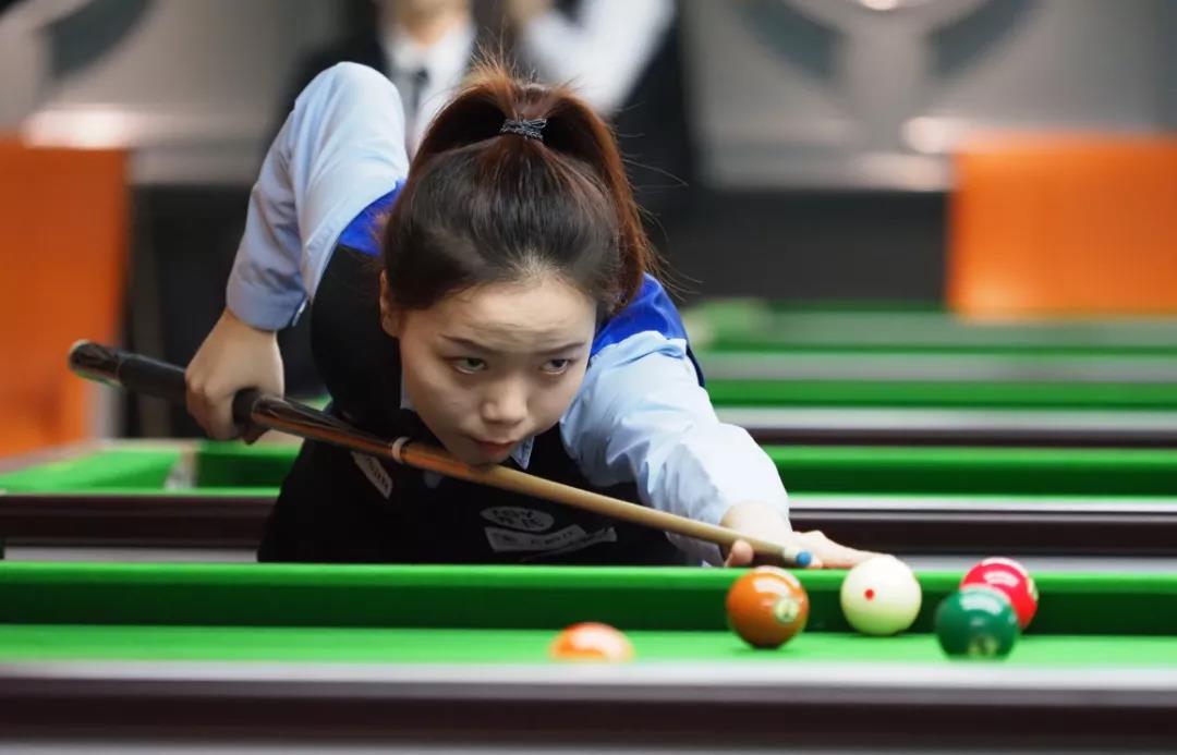 手的激烈竞 手的激烈竞